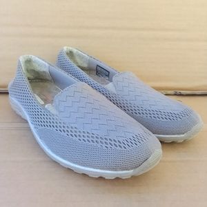 Women's Grey Skechers relaxed fit Reggae Fest Willows Shoe Size 9.5